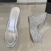 Mode Eilyken Bling Paillettenstoff Plateau Keilabsatz Damen Hausschuhe Sommer PVC Transparent Offene Zehen High Heels Bankett Party Schuhe