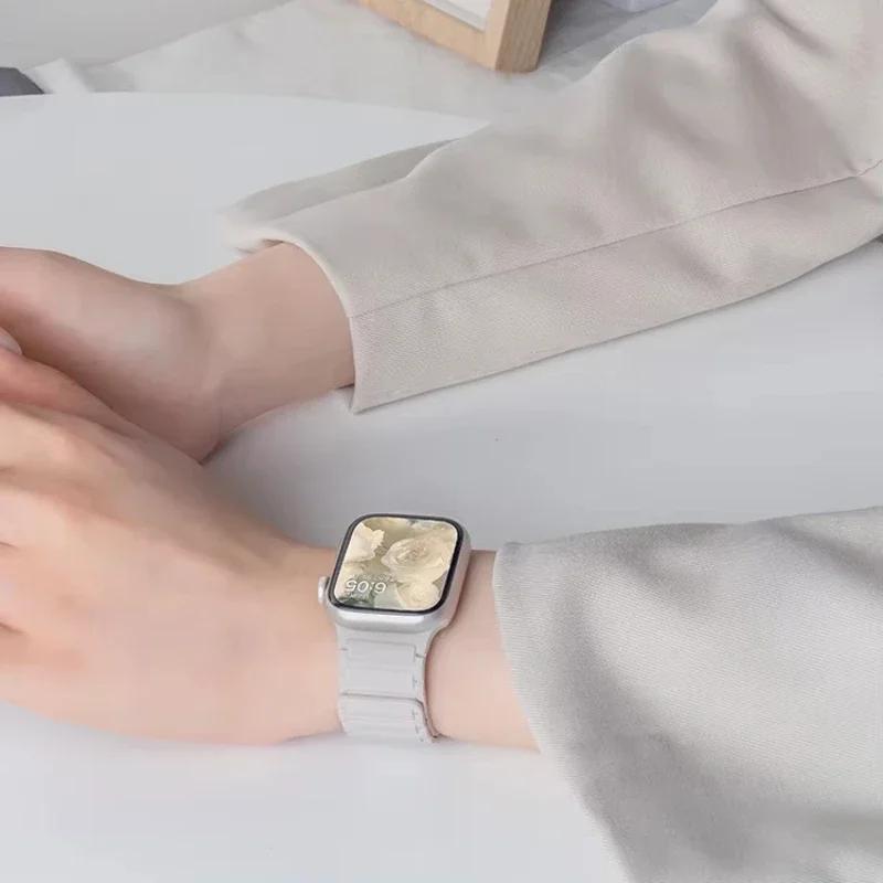 Magnetic Band for Apple Watch Ultra 2 49mm 45mm 44mm S10 46mm 42mm 40 41mm Silicone Strap for IWatch Series Ultra 2 9 8 7 6 5 4