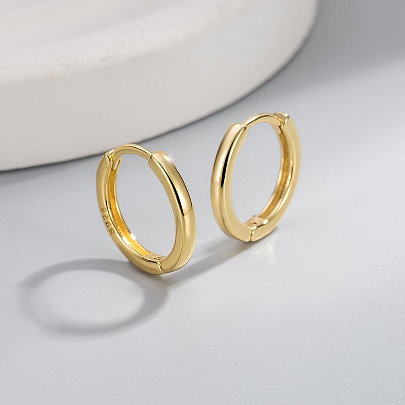 Minimalist Unisex 18K Gold Plated Hoop Ear Cuffs – Elegant and High-Quality Fashion Jewelry.