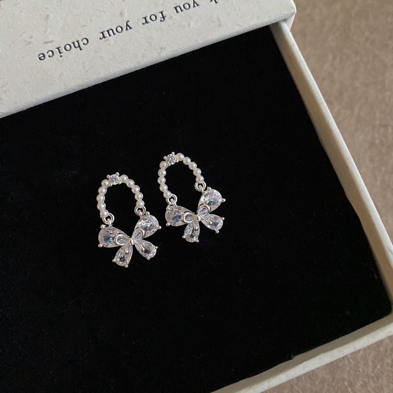 Korean Style Zircon Butterfly Pearl Stud Earrings - Elegant, Versatile Jewelry for Women