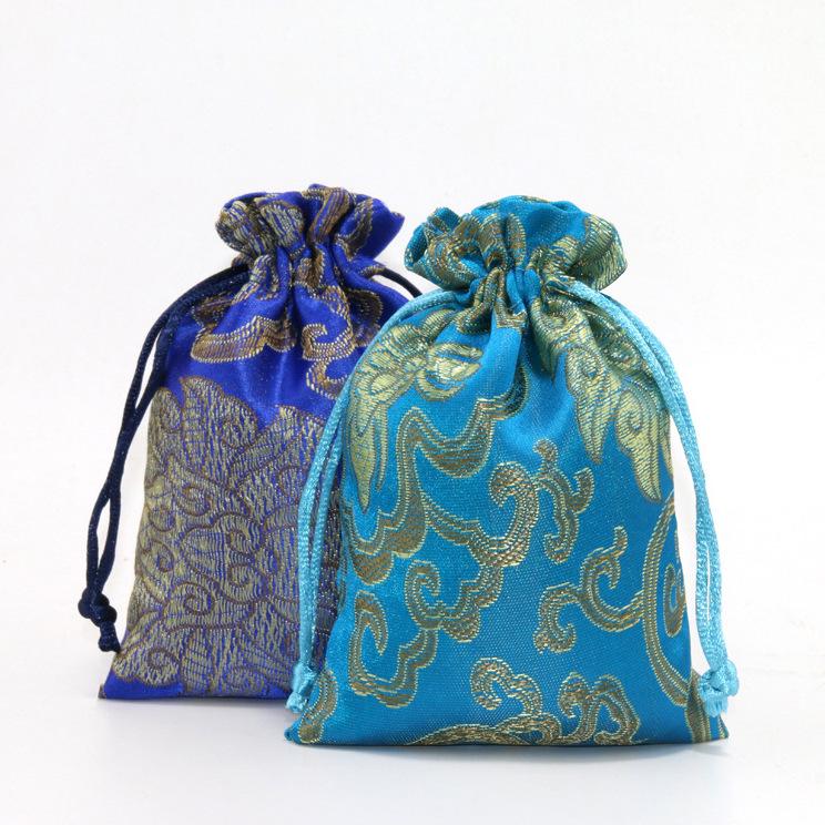 Wénwán Tragbare mehrschichtige Schmucktasche mit besticktem Brokat und Kordelzug für Perlen und Armbänder