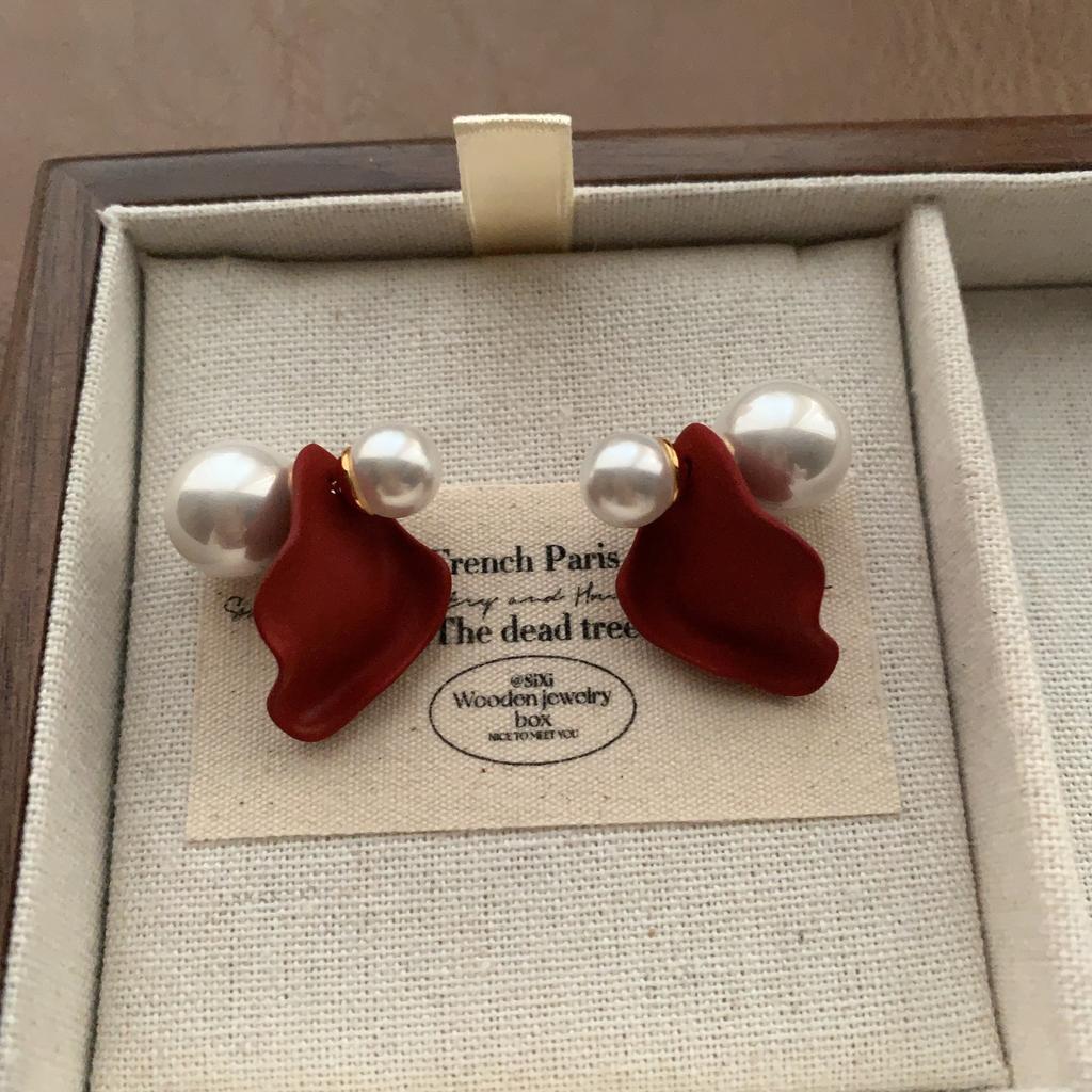 French Romantic Burgundy Petal Fringed Soft Earrings Earrings Unique Light Luxury Niche Design Autumn And Winter Earrings