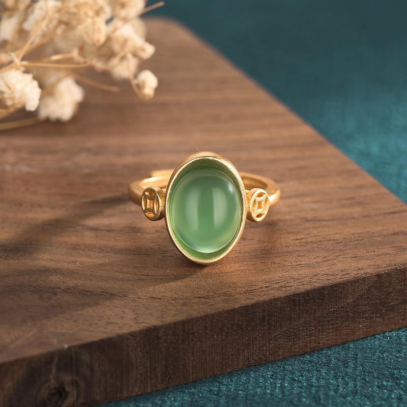 Retro Kinesisk Stil Gullbelagt Ring med Grønn Kalsedon Innlegg