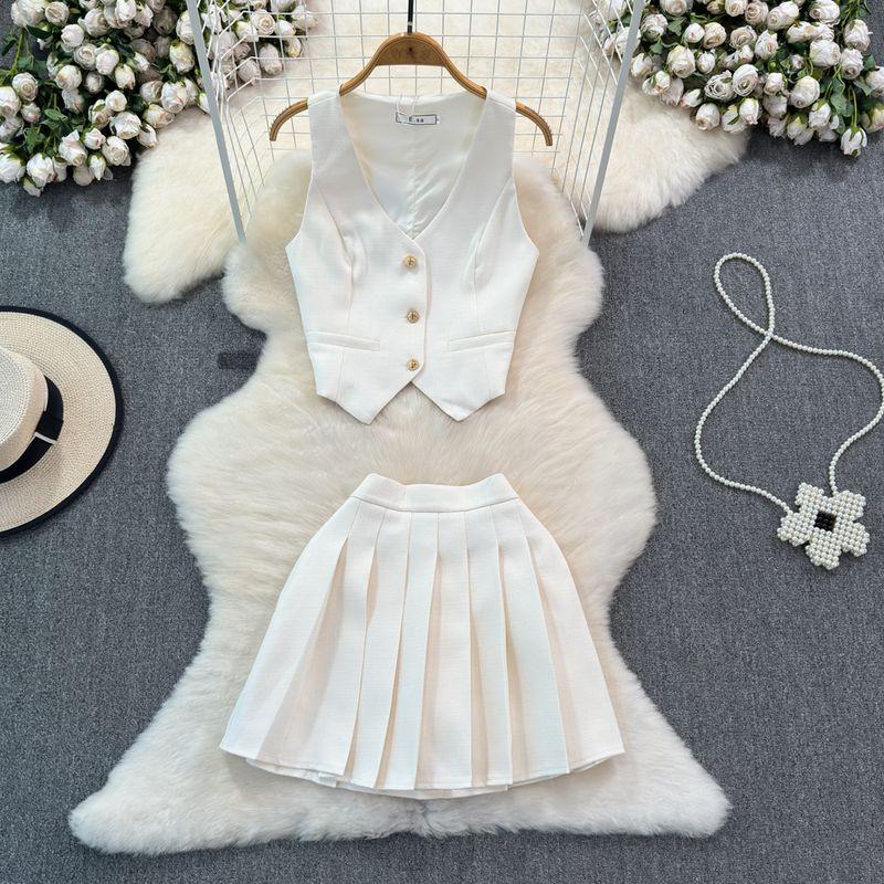 Internet Celebrity Vest Waistcoat Pleated Skirt Suit Metal Buckle