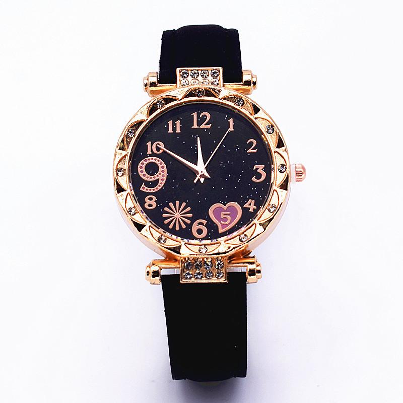 Ladies Belt Quartz Watch Love Dial Casual Fashion Women S Watch Simple Watch + Bracelet