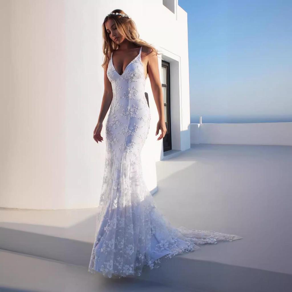 2025 Sexy V-Neck White Spaghetti Strap Evening Gown