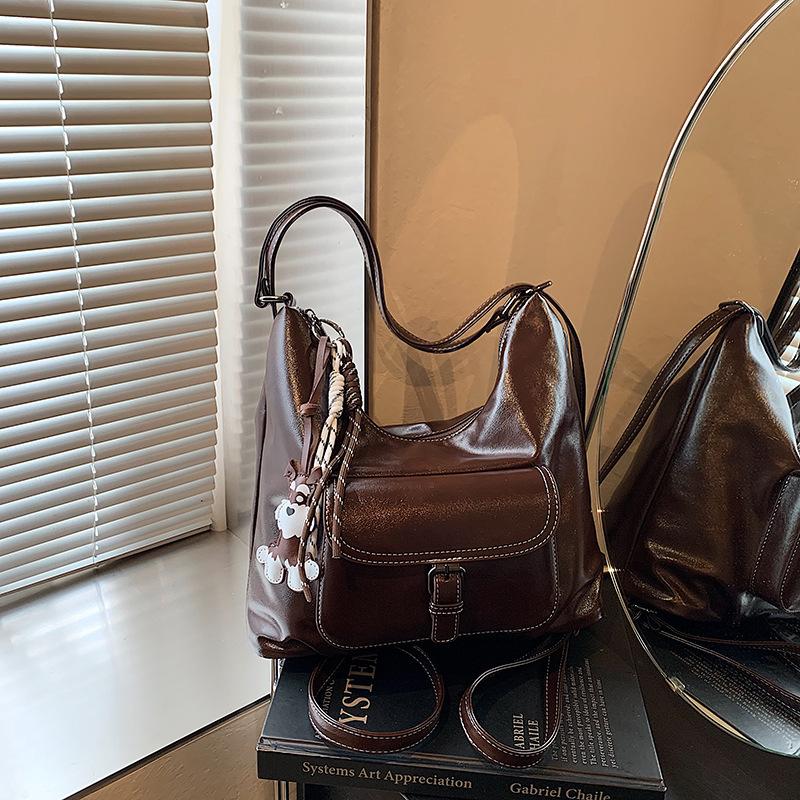 Retro Large-capacity Tote Bag Women's New Autumn and Winter Commuter Shoulder Bag Maillard Backpack