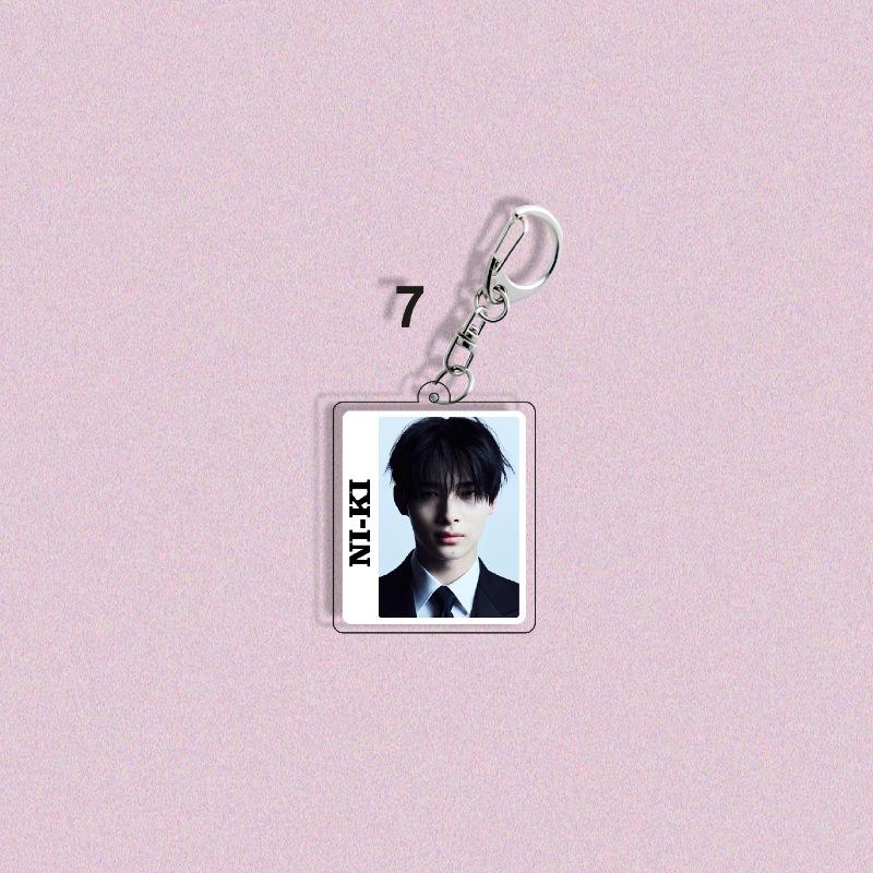 1pc ENHYPEN Keychain ID Photo Frame Pendant Jungwon Heeseung Jay Jake Sunghoon Sunoo Ni-ki Album Suit Photo Keyring for Bags Backpack Fans Gift