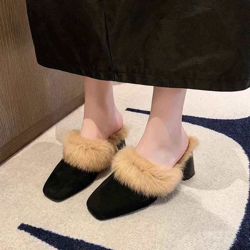 Fashion 2025 New Leisure and Comfortable Lazy Square Heel Warm Slippers Winter Square Toe Luxury Fur Square Heel Lady Indoor Slides