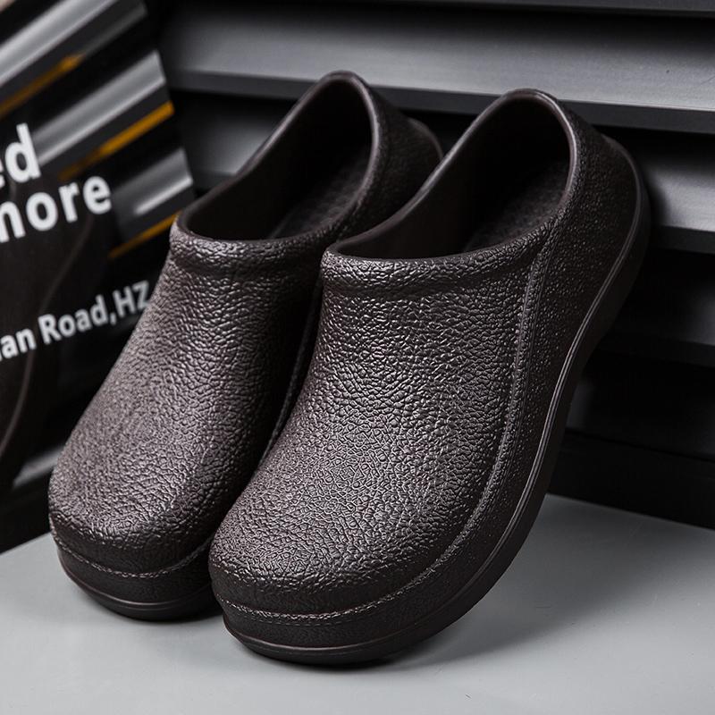 Fashion Men Chef Shoes Man Summer Beach Slippers Water proof Oil proof Kitchen Shoes Non slip Garden Clogs Hotel Work Shoe EVA Sandal