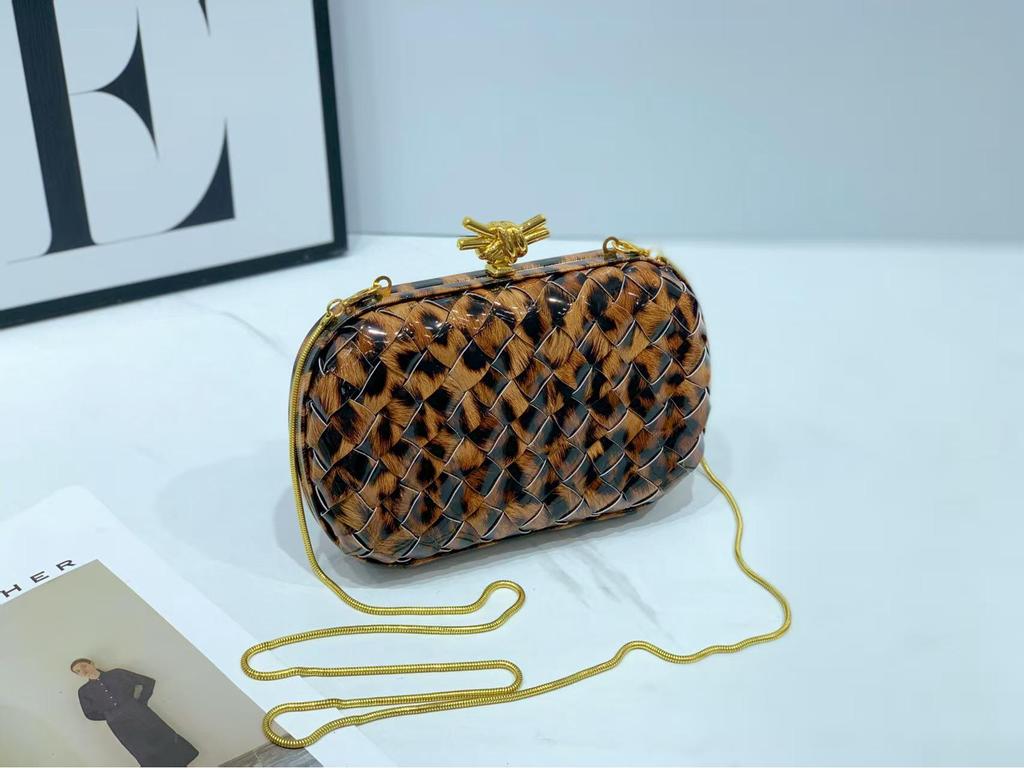 Elegant Luxury Evening Woven Chain Clutch - Women's High-Style Shoulder Bag