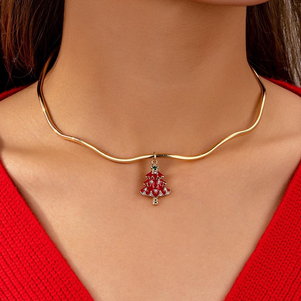 A Simple and Elegant Christmas Tree Pendant Collar Jewelry Zinc Alloy Enamel Christmas Tree Pendant Christmas Jewelry Gift