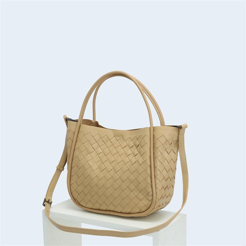Soft Sheepskin Hand Woven Hand-held Vegetable Basket One Shoulder Crossbody Baozi Mother Bag High-end Genuine Leather Women's Bag