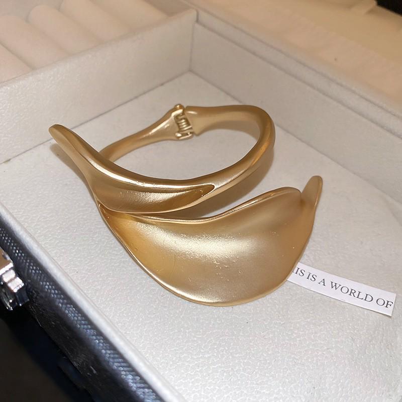 European-American Irregular Concave Bangle: Chic, Cold Style Luxury Bracelet for Women