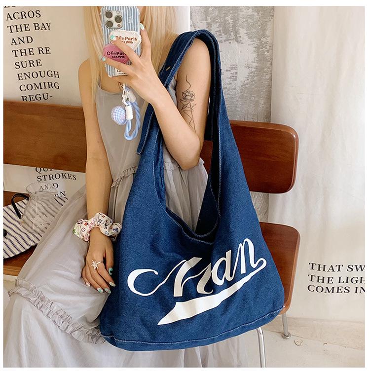 2025 Autumn Versatile Denim Canvas Tote: European & American Retro Style, Large Capacity Shoulder Bag for Students
