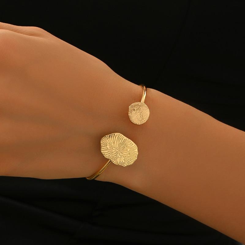 Fashion exaggerated irregular vortex design sense open ring alloy geometric spiral bracelet set women