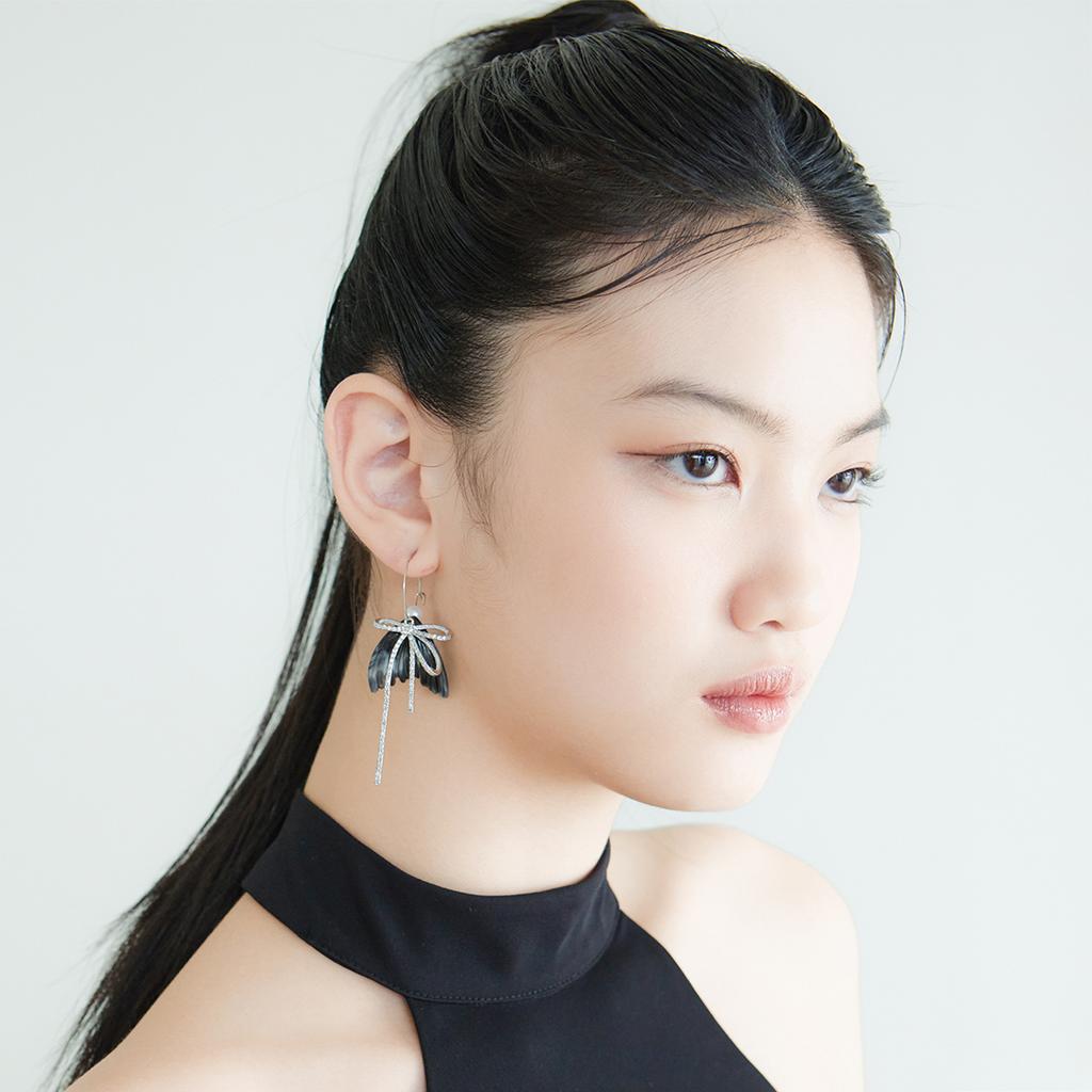 Lovuee Black Angel Wing Earrings