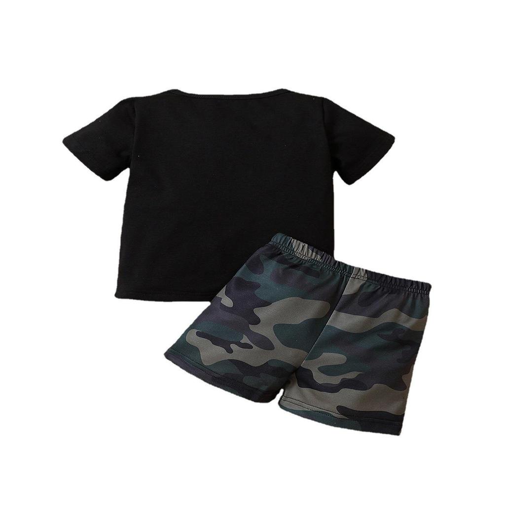 Boys' Summer Outfit: Letter Print Tee & Camo Shorts Set - European and American Style.
