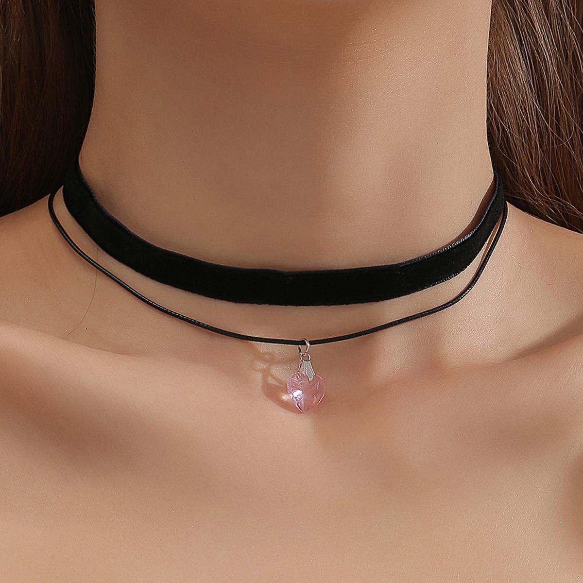 

Niche Vintage Design Love Heart Cross Leather Rope Necklace Women Gothic Punk Style Y2k Holiday Accessories Gift