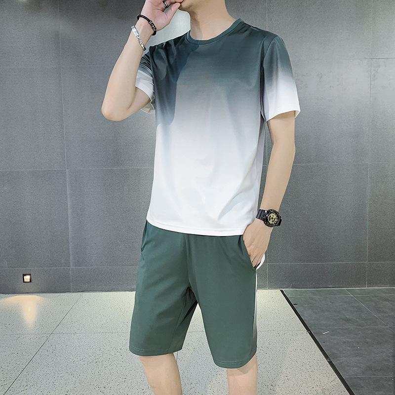 Men's Gradient Round Neck Short Sleeve T-shirt and Summer Shorts Casual Set.