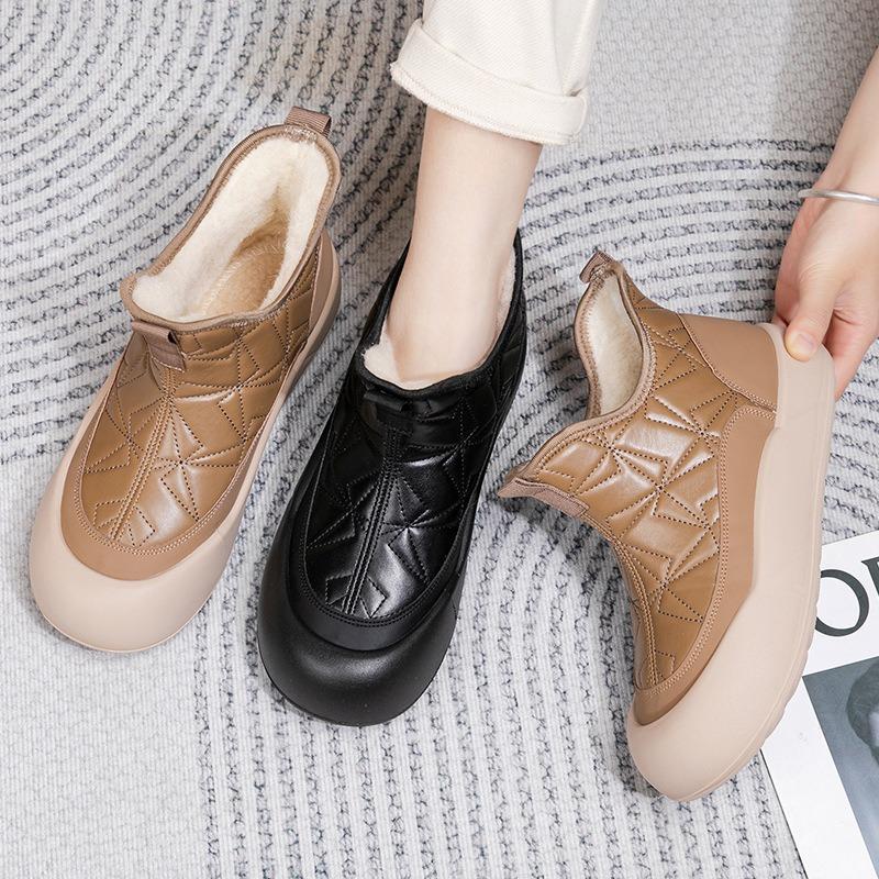 Winter Women's Cotton Boots New Wool Leather Snow Boots Piled Thickened Warm Mother Shoes Waterproof Shoes