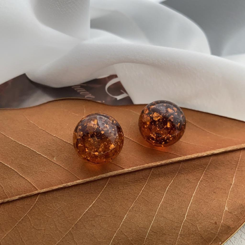 Amber Resin Stud Earrings Simple High-End Versatile Retro Earrings Temperament Elegant Maillard Women