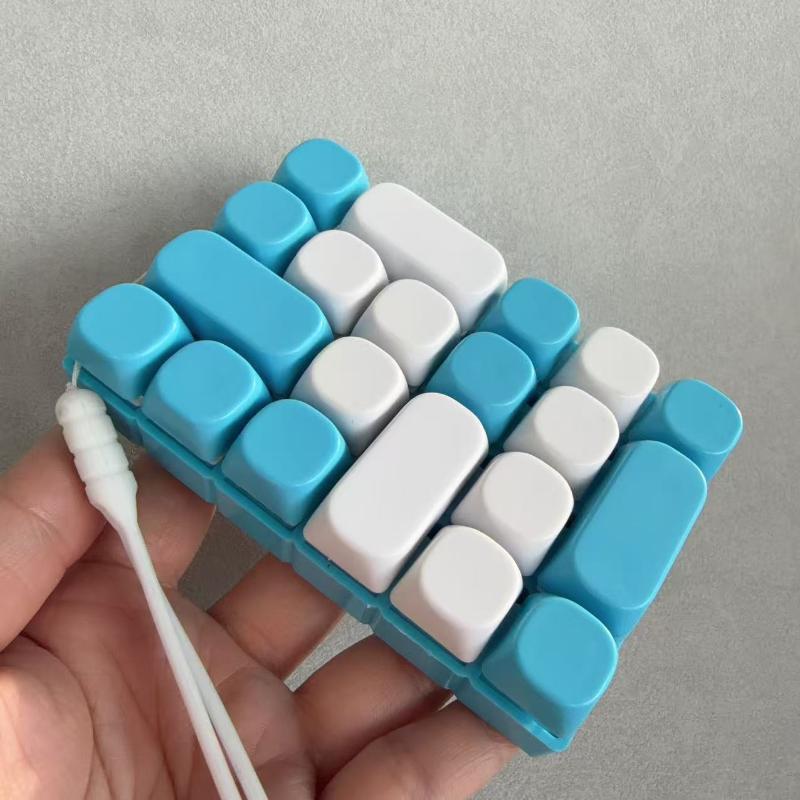 Fidget Button Keychain Toy Mini Keyboard Shape Stress Relief Sensory Toy for Kids Party Bag Fillers Gift
