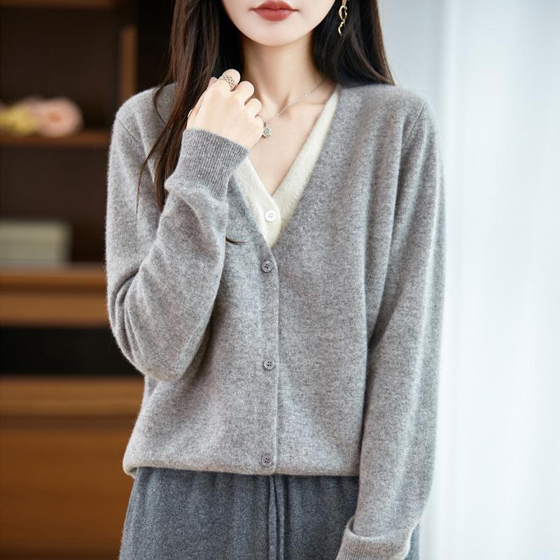 Women's Plus Size V-Neck Knit Wool Cardigan - Long Sleeve Sweater for Autumn and Winter