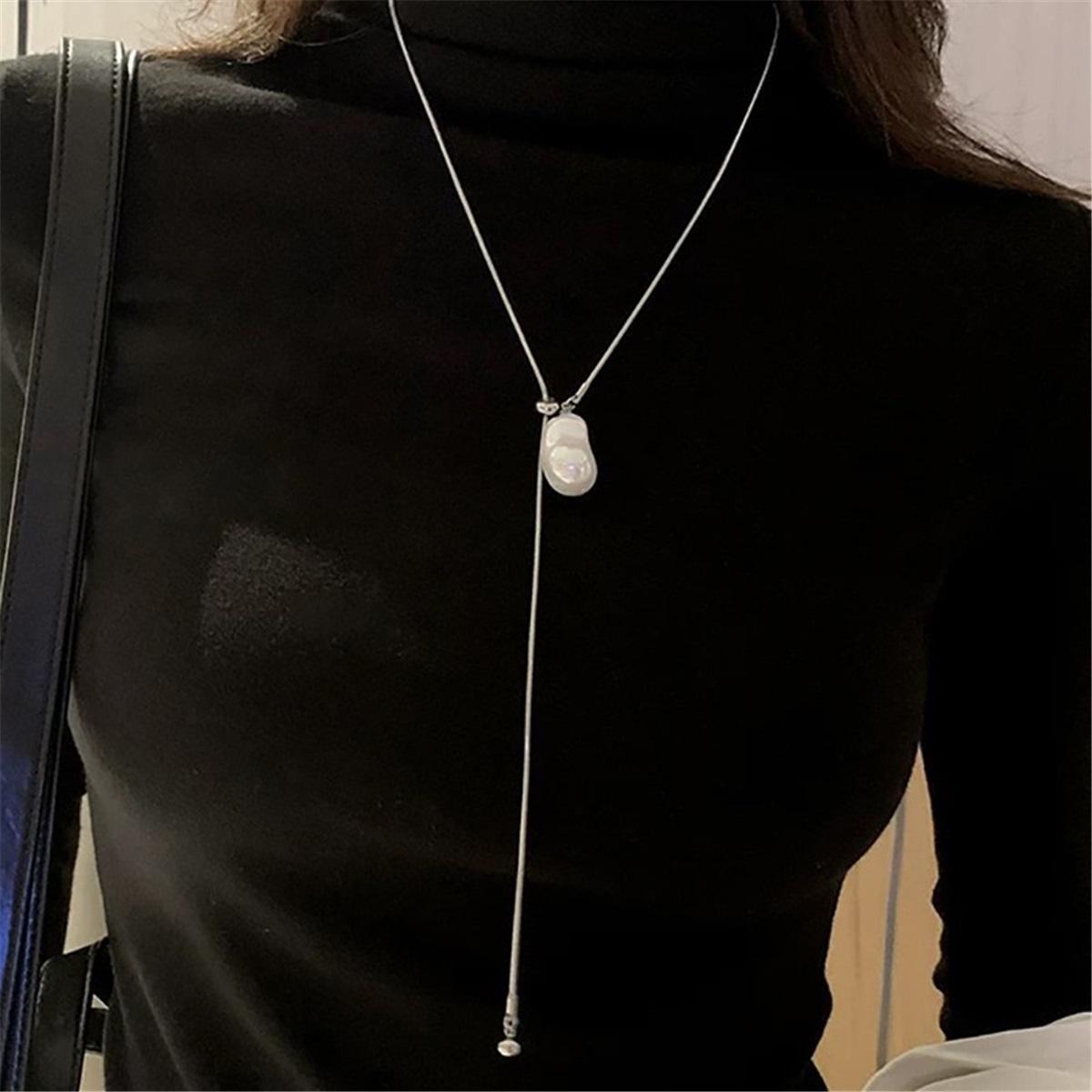 

Tooxika Simple Luxury Baroque Faux Pearl Pendant Necklace Drawstring Snakebone Chain Long Sweater Chain