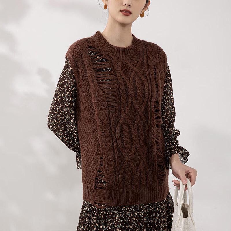 Rundhals-Strickweste im Zopfmuster