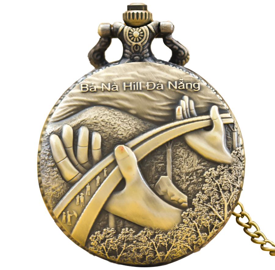 Retro Bronze Steampunk Bana Hill Flip-Top Male And Female Student Gift Quartz Necklace Commemorative Pocket Watch бронзовый