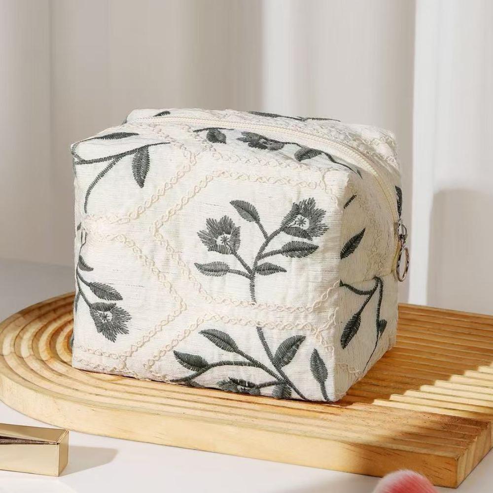 Flower Embroidery Clutch Makeup Bag Portable Large-Capacity Toiletry Bag Fresh Design Skincare Storage Bag Skincare Organization