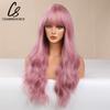 CharmSource Lange natürliche gewellte Perücke mit ordentlichem Pony/Fransen für Frauen, rosa Haar, synthetische Perücken, Cosplay, Party, hitzebeständige Faser