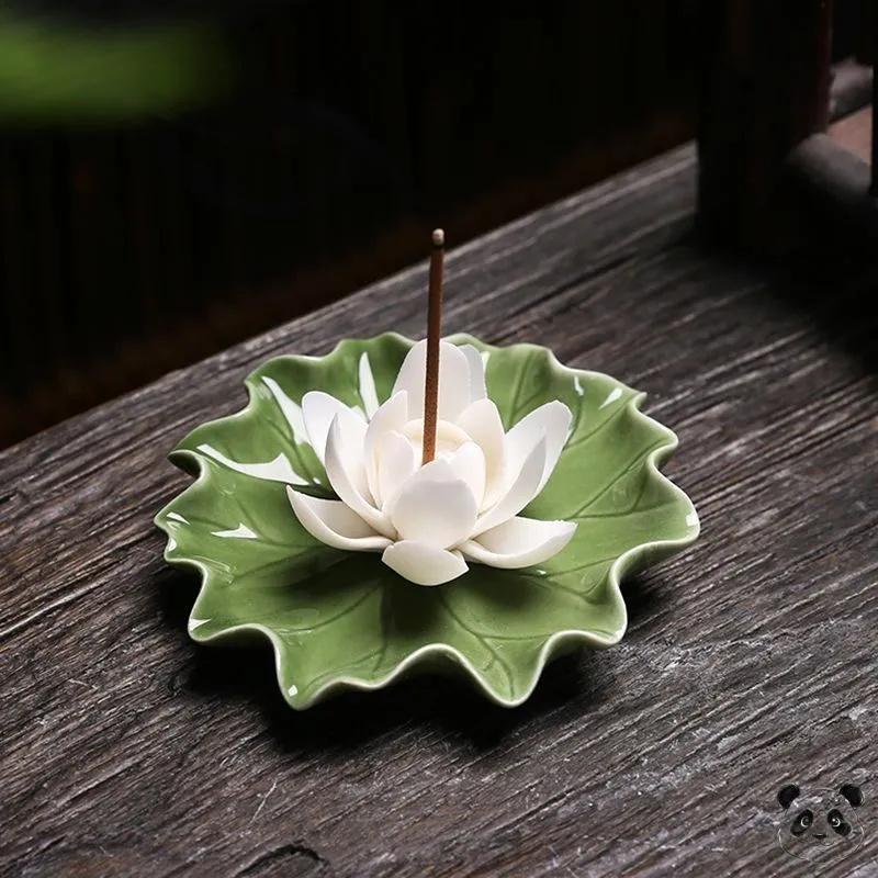Portaincenso a Foglia di Loto Fatto a Mano Bruciaincenso in Ceramica per Sala da Tè e Tavolino da Tè con Design a Fiore di Loto e Forma a Foglia Curva