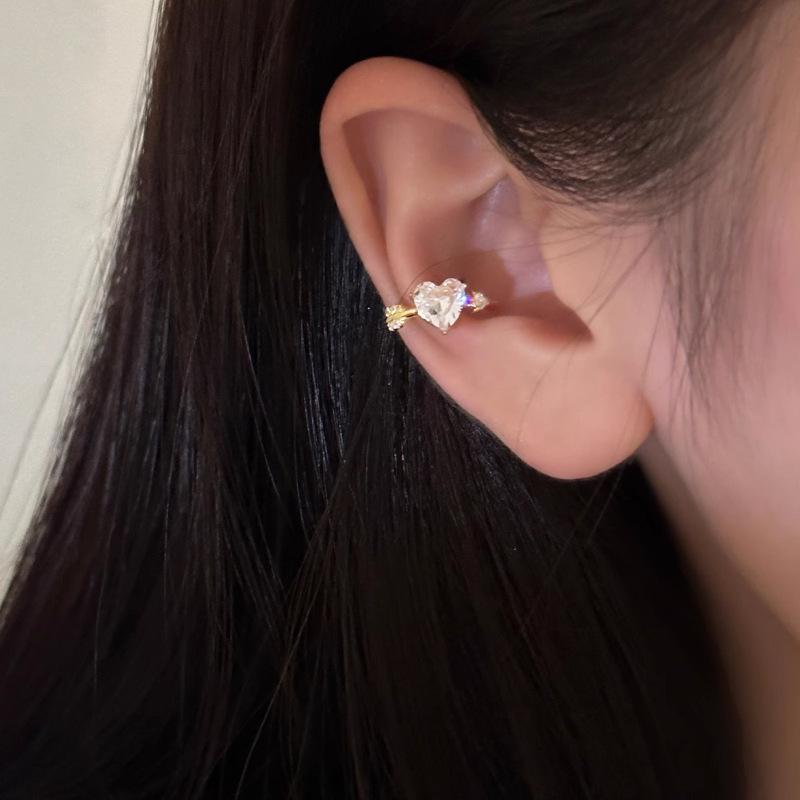 Cupid's Arrow Non-Piercing Heart Ear Cuff - Artistic Women's Design Clip-On Earrings