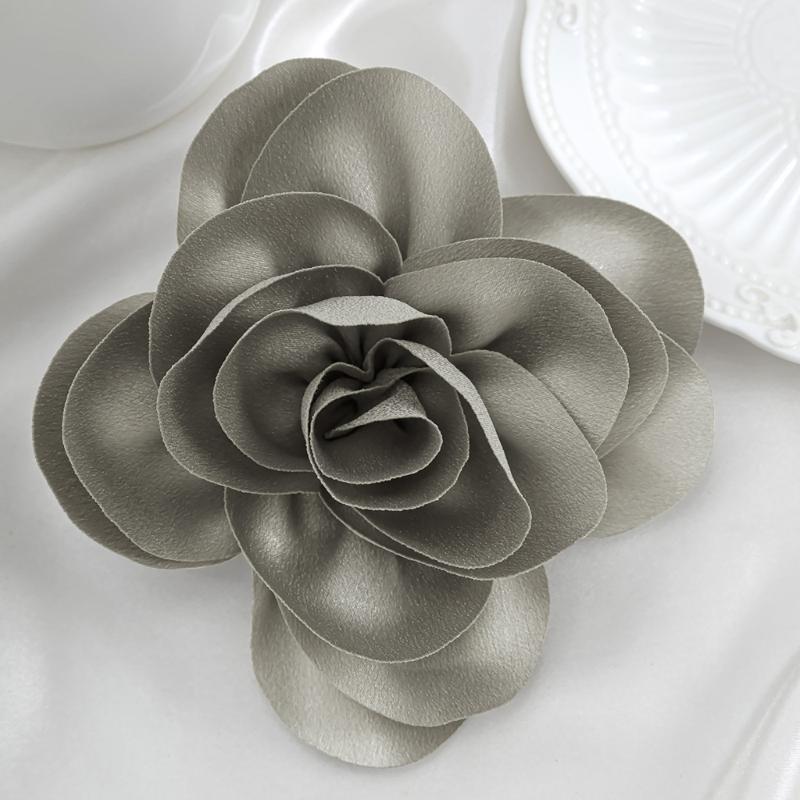 Fashionable Fabric Flower Brooch Unique Fabric Flower Lapel Pin Dainty Brooch Pin for Anniversary Celebrations