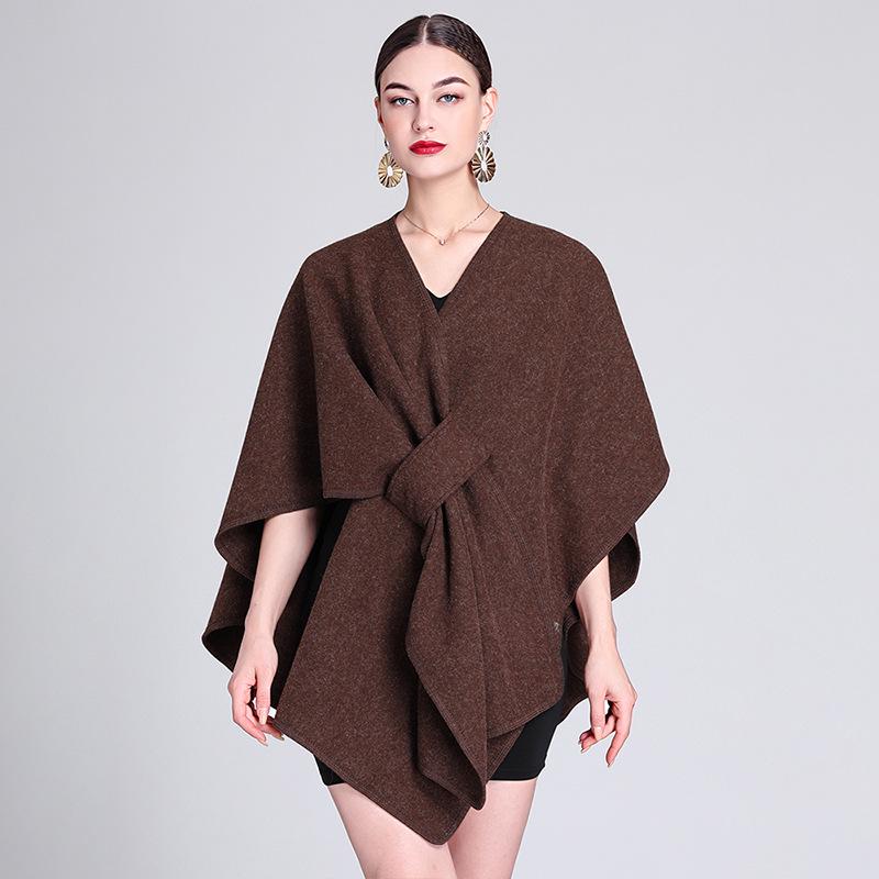 European & American Autumn/Winter Fashion Shawl Cape: Plus Size Knitted Cardigan Cloak for Women