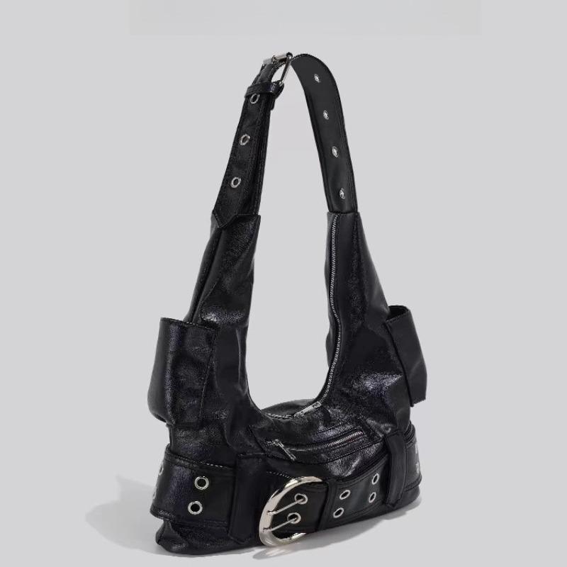 New large-capacity tote bag, retro Spice Girl style fashion shoulder bag, black locomotive bag, commuter bag.