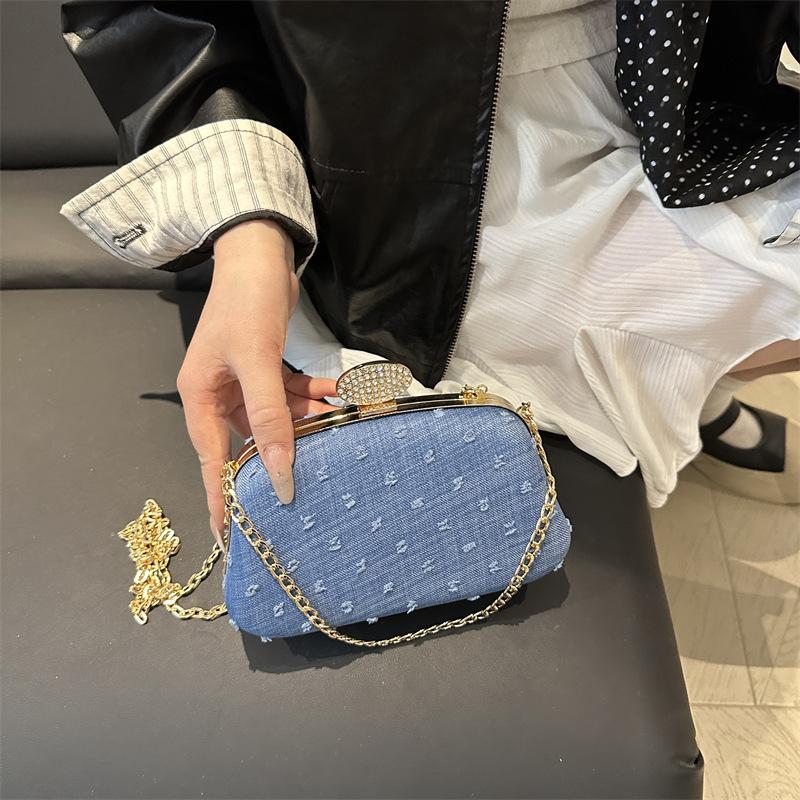 Hong Kong Style Fashion Design Hard Shell Solid Color Versatile Dinner Bag Women's Fashion 2025 Summer New Shoulder Messenger Bag