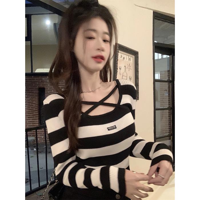 

Autumn 2025 Women s Striped Knitted Sweater Top One Size