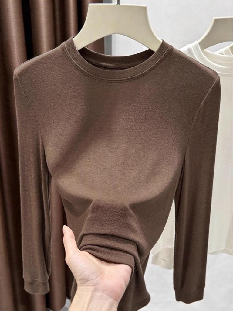 Coffee-Colored Slim-Fit Women's Base Layer Shirt - Soft Round Neck, Versatile Thin T-Shirt for Autumn/Winter.