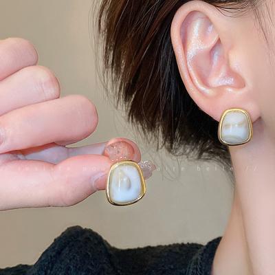 Simple Resin Diamond Earrings Simple Fashion Commuter Stud Earrings Temperament Earrings Women