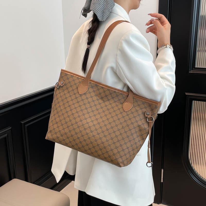 Korean Version of Niche High-value Fashion Bag 2025 New Women's Bag Commuting Shoulder Bag Large-capacity Tote Bag