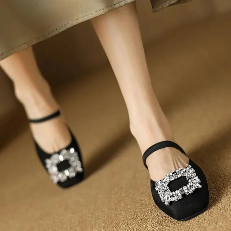 Womens Slippers with Diamond Anti Slip Middle Heel Close Toes Strap 2025 New Summer Outdoor  Fashion Slippers Women Shoes