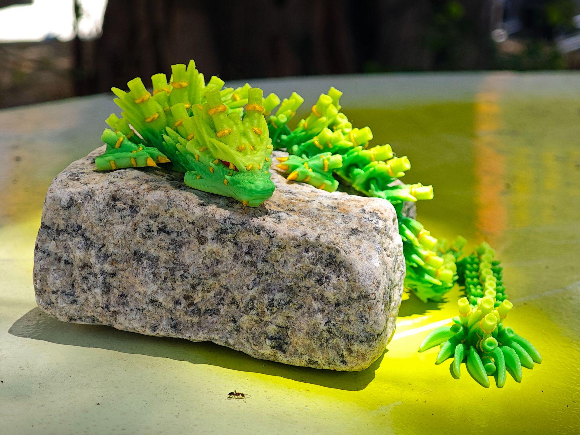 3D Printed Transformable Bamboo Chinese Dragon Ornament - Movable Joint Craft Toy