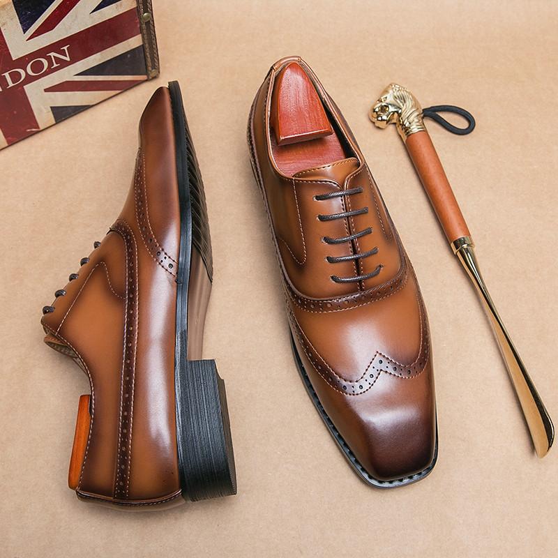 Fashion New Designer Gentleman Lace Up Patent Leather Brogues Shoes For Men Casual Loafers Business Formal Dress Footwear Zapatos Hombre
