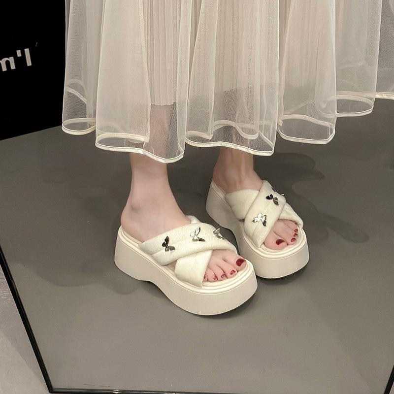 

Невысокий человек увеличивает рост на 7 см, шлепанцы на толстой подошве, женские, летние новые модели 2024 года, легкие для ношения на улице, наступать на дерьмо, свадебные туфли 35