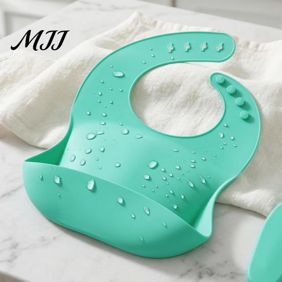 Waterproof Feeding Bibs Silicone Baby Bib, Soft Adjustable Durable Stain Resistant Large Pocket Food Catch Bib for Babies And Toddlers Easy