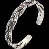 Women's Retro Fish Twist Bracelet – Individualistic and Fashionable Hand Jewelry