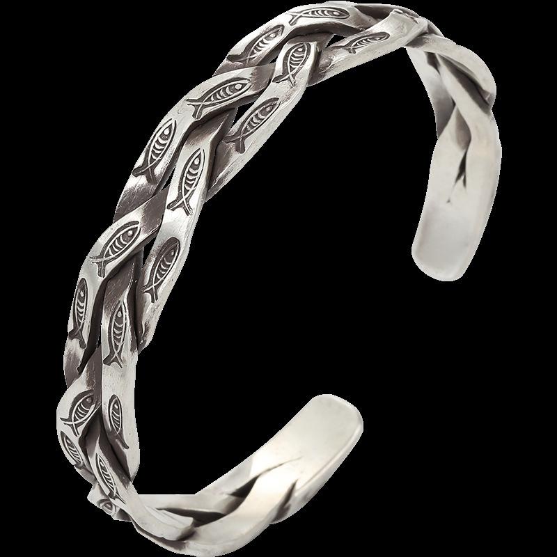 Women's Retro Fish Twist Bracelet – Individualistic and Fashionable Hand Jewelry